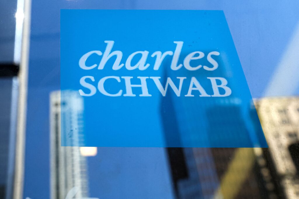 Charles Schwab Vs Edward Jones